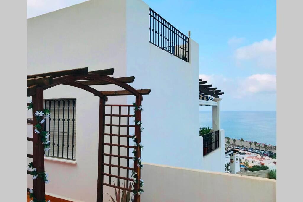 모야카 Penthouse With Large Terrace And Roof Solarium, With Amazing Sea Views 아파트 외부 사진